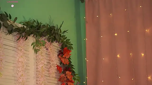 EvaMossi online show from November 30, 2025, 5:41 am