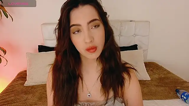 Rebbecawhite meow online show from September 14, 2025, 5:02 pm