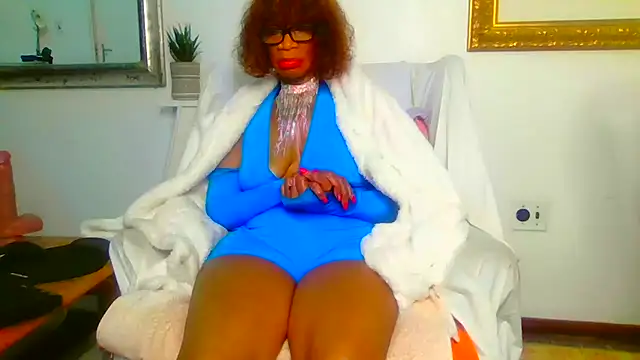 ModelZoee online show from July 9, 2026, 6:07 pm