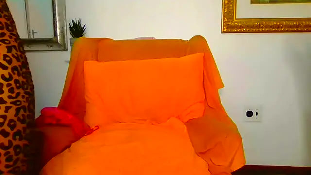 ModelZoee online show from June 20, 2026, 9:47 am