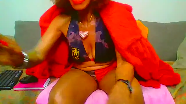ModelZoee online show from July 4, 2026, 6:53 am