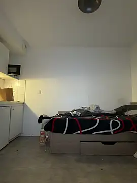 Renoirmonter online show from April 27, 2026, 5:49 am