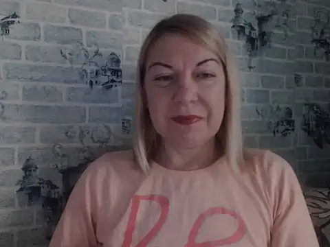 Lillia Ray online show from December 3, 2025, 9:42 am