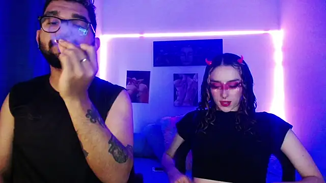 Snapshot of TwinFlamesX chatting on September 11, 2025, 10:43 pm TwinFlamesX online show from September 11, 2025, 10:43 pm