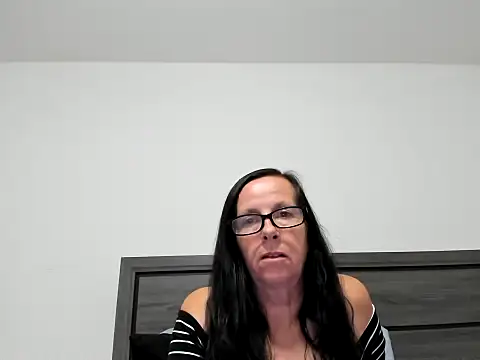 peachgoddess online show from October 2, 2025, 3:32 am