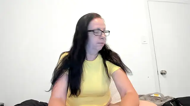 peachgoddess online show from May 18, 2026, 12:21 pm