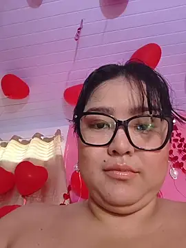 Snapshot of DianaGom chatting on February 10, 2026, 11:42 am DianaGom online show from February 10, 2026, 11:42 am