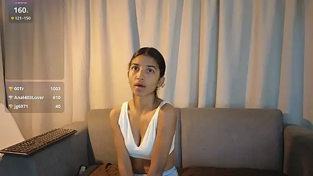 YuliethPetite online show from January 12, 2026, 12:01 pm