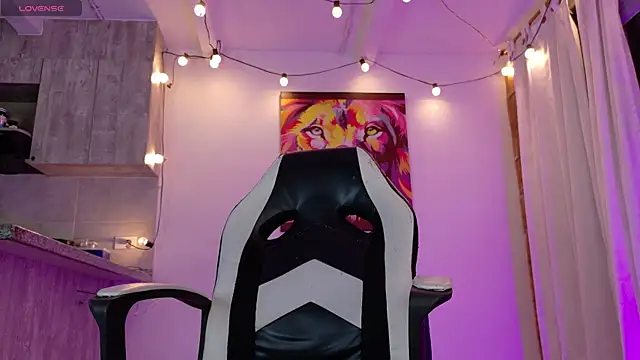 Ryannblue07 online show from November 28, 2025, 11:16 pm