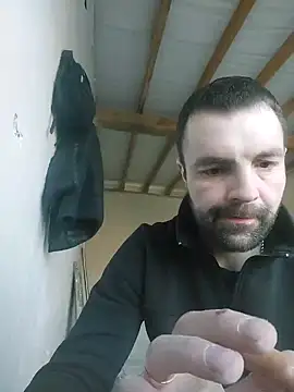 Snapshot of MaksDzubaV chatting on March 21, 2025, 6:27 am MaksDzubaV online show from March 21, 2025, 6:27 am