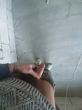 Snapshot of MaksDzubaV chatting on March 20, 2025, 6:41 am MaksDzubaV online show from March 20, 2025, 6:41 am