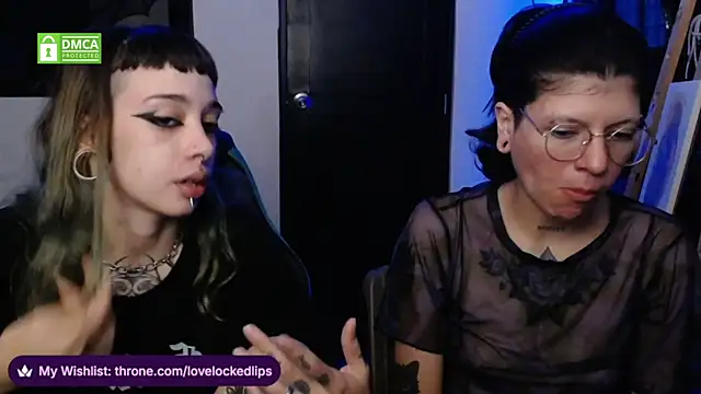 Snapshot of lovelockedlips chatting on June 22, 2026, 7:22 pm lovelockedlips online show from June 22, 2026, 7:22 pm