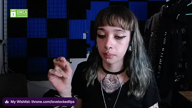lovelockedlips online show from May 7, 2026, 1:21 am