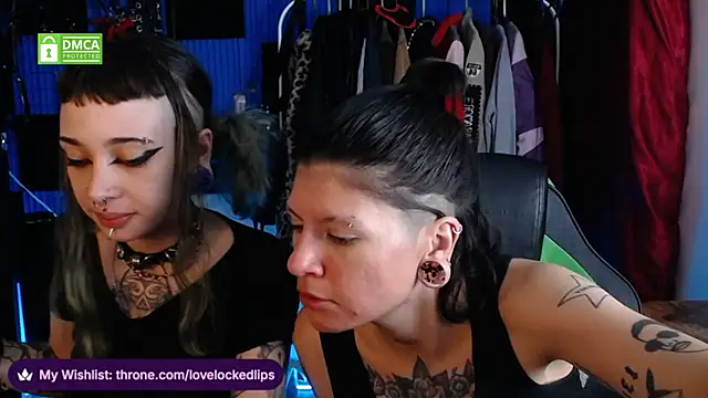 lovelockedlips online show from June 4, 2026, 3:55 am