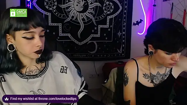 lovelockedlips online show from November 11, 2025, 6:19 am