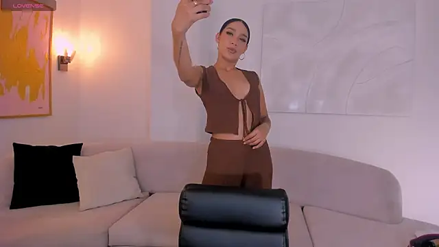 Snapshot of AmaliaCrus chatting on February 25, 2026, 7:25 pm AmaliaCrus online show from February 25, 2026, 7:25 pm