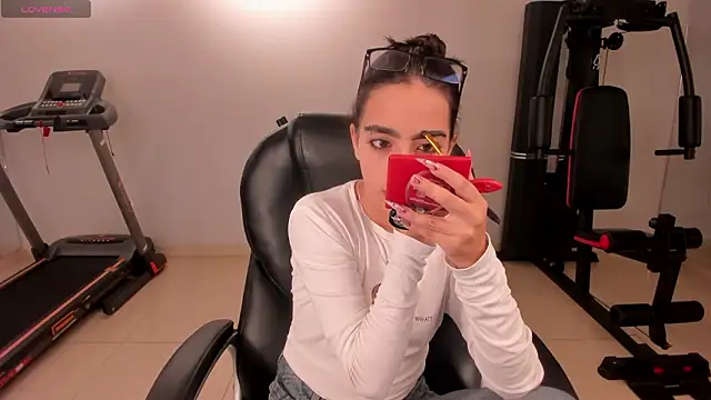 LarisaSmirnov online show from March 10, 2026, 3:43 am