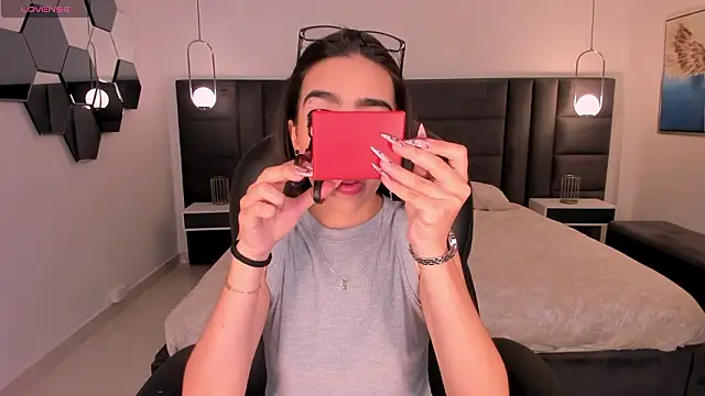 LarisaSmirnov online show from March 5, 2026, 4:42 am