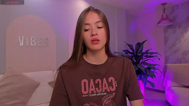 MaiaCollins online show from September 30, 2025, 6:14 pm