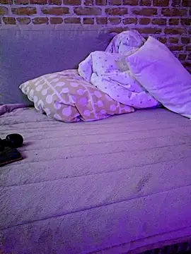 naturliebe online show from April 13, 2026, 6:28 am