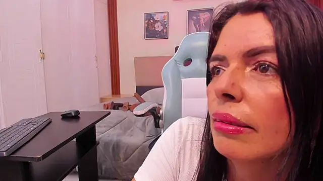 loress ass mature online show from February 4, 2026, 6:47 pm