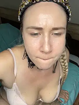 Snapshot of Nikusia chatting on March 22, 2025, 6:14 pm Nikusia online show from March 22, 2025, 6:14 pm