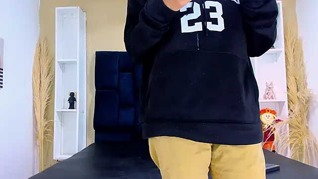 Snapshot of Jhojan_twink chatting on October 2, 2025, 11:57 am Jhojan twink online show from October 2, 2025, 11:57 am