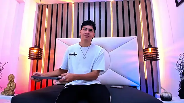 Snapshot of Jhojan_twink chatting on October 25, 2025, 12:17 pm Jhojan twink online show from October 25, 2025, 12:17 pm