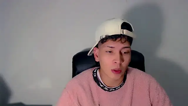 Snapshot of Jhojan_twink chatting on March 23, 2025, 5:21 am Jhojan twink online show from March 23, 2025, 5:21 am