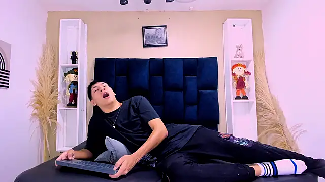 Snapshot of Jhojan_twink chatting on October 9, 2025, 12:28 pm Jhojan twink online show from October 9, 2025, 12:28 pm