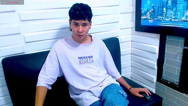 Snapshot of Jhojan_twink chatting on November 15, 2025, 5:06 pm Jhojan twink online show from November 15, 2025, 5:06 pm