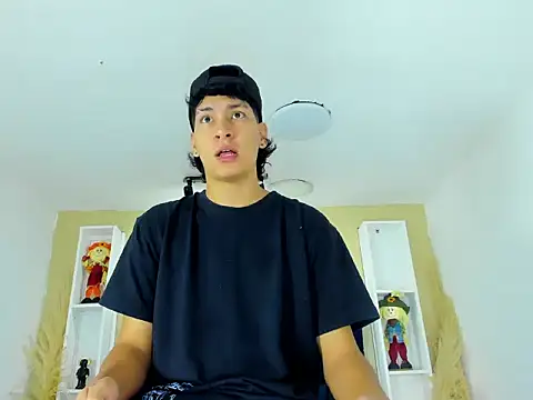 Snapshot of Jhojan_twink chatting on September 22, 2025, 11:16 am Jhojan twink online show from September 22, 2025, 11:16 am