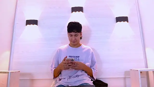 Snapshot of Jhojan_twink chatting on December 1, 2025, 1:23 pm Jhojan twink online show from December 1, 2025, 1:23 pm