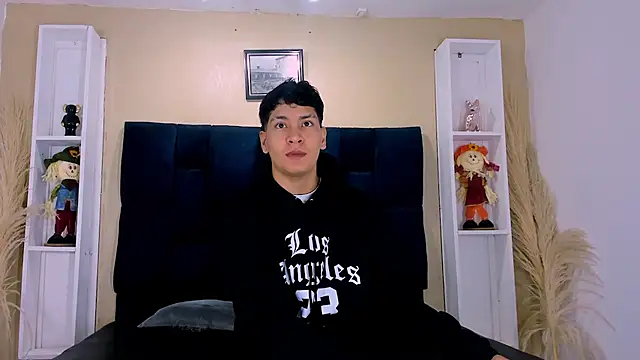 Snapshot of Jhojan_twink chatting on October 7, 2025, 12:06 pm Jhojan twink online show from October 7, 2025, 12:06 pm