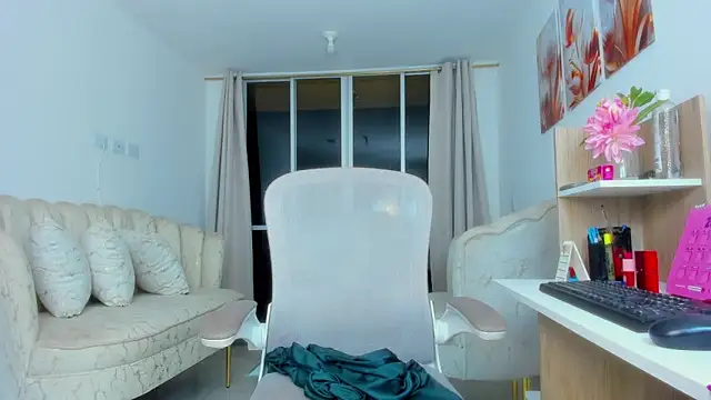 Snapshot of karol_f00x chatting on February 20, 2026, 1:02 am karol f00x online show from February 20, 2026, 1:02 am