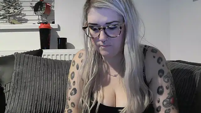 Sizzling Indie36 online show from November 28, 2025, 5:24 pm