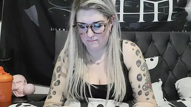 Sizzling Indie36 online show from December 15, 2025, 12:16 am