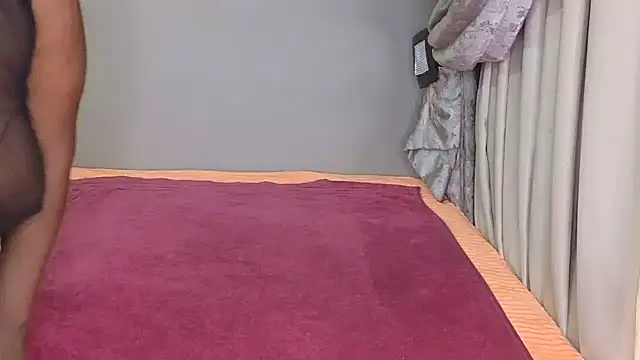 spicybootie online show from July 24, 2026, 9:16 am