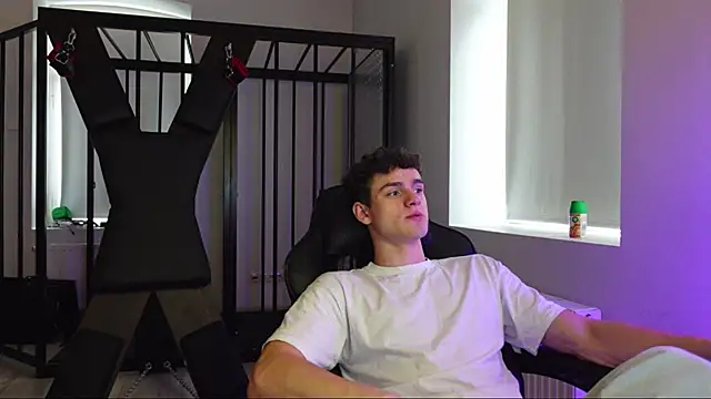 Brad Holloway online show from October 16, 2025, 12:35 pm