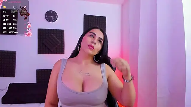 hannarusso online show from October 21, 2025, 9:25 pm