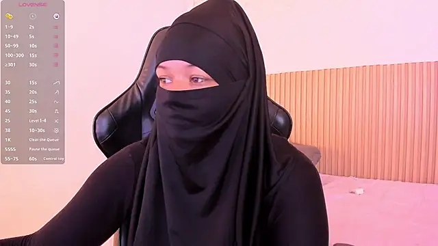Layla arabelle online show from July 19, 2026, 5:53 pm