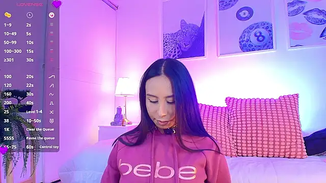 Valen ross  online show from March 10, 2026, 10:25 pm