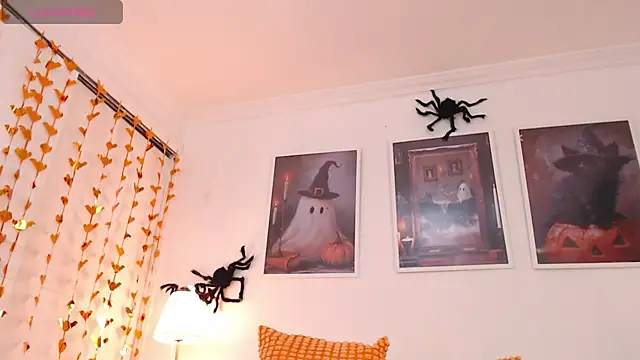 Valen ross  online show from October 10, 2025, 11:49 pm