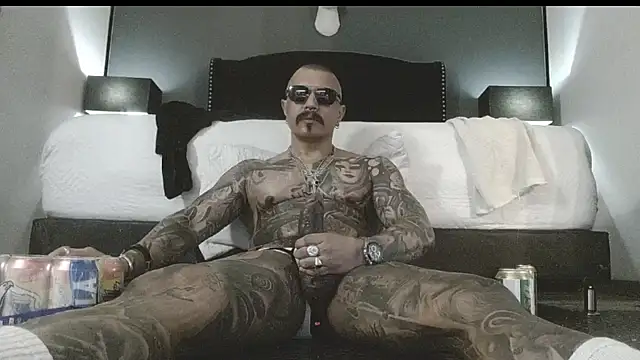 danilog515 online show from November 22, 2025, 4:55 am