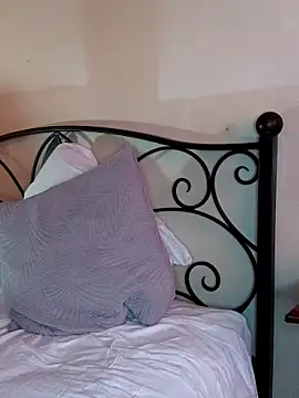 Snapshot of emiliemilf chatting on March 21, 2026, 8:46 pm emiliemilf online show from March 21, 2026, 8:46 pm