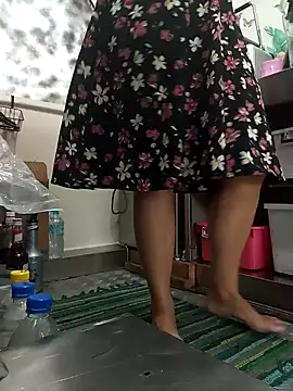 Snapshot of emiliemilf chatting on March 6, 2026, 5:19 pm emiliemilf online show from March 6, 2026, 5:19 pm