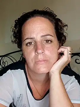 Snapshot of emiliemilf chatting on March 18, 2026, 6:38 am emiliemilf online show from March 18, 2026, 6:38 am