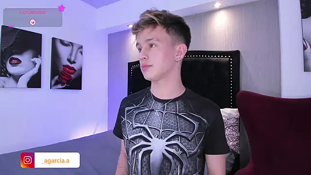 LiamWildx20 online show from February 8, 2026, 3:59 am