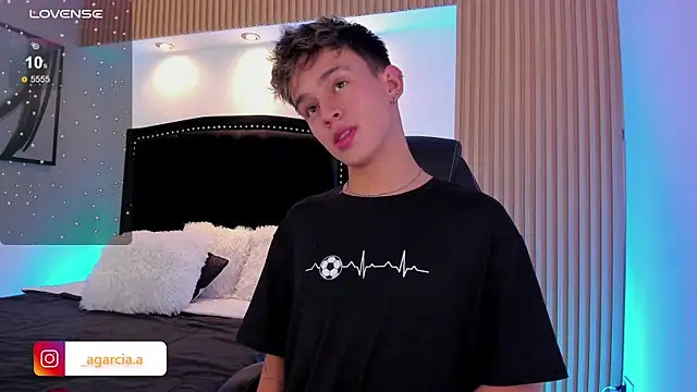 LiamWildx20 online show from June 24, 2026, 5:06 am