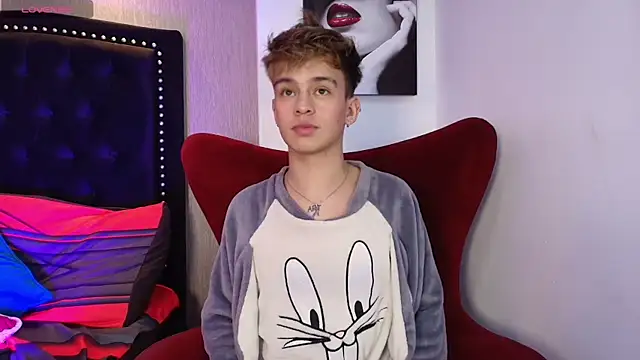 LiamWildx20 online show from September 19, 2025, 4:49 am